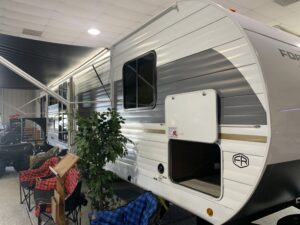 2025 FOREST RIVER WILDWOOD 34 VERANDA