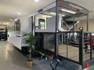 2025 FOREST RIVER WILDWOOD 34 VERANDA