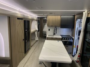 2025 FOREST RIVER WILDWOOD 34 VERANDA