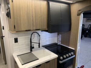 2025 FOREST RIVER WILDWOOD 34 VERANDA