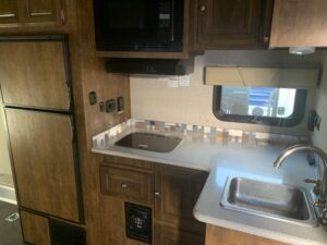 2017 LIVIN LITE (FORD) 30DBD TOY HAULER