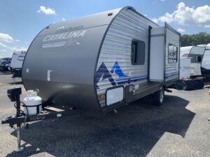 2022 COACHMEN CATALINA 184FQS