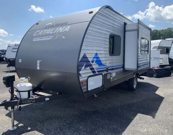 2022 COACHMEN CATALINA 184FQS