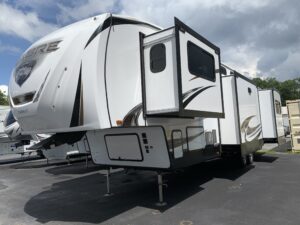 2022 FOREST RIVER SABRE 37FLH 5TH WHEEL