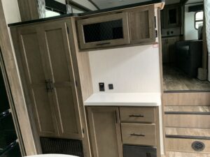 2022 FOREST RIVER SABRE 37FLH 5TH WHEEL