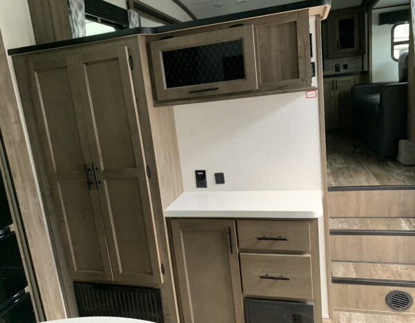 2022 FOREST RIVER SABRE 37FLH 5TH WHEEL