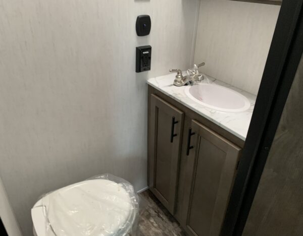 2022 FOREST RIVER SABRE 37FLH 5TH WHEEL