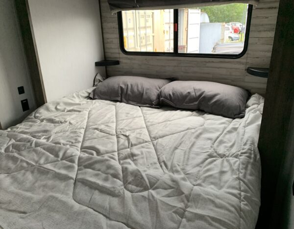 2022 FOREST RIVER SABRE 37FLH 5TH WHEEL