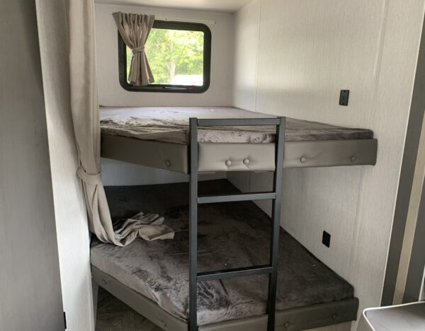 2023 FOREST RIVER WILDWOOD X-LITE 263BHXL