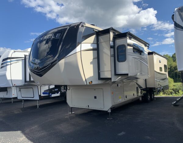 2023 JAYCO PINNACLE 36SSWS 5TH WHEEL