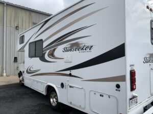 2014 FOREST RIVER SUNSEEKER 2300 CLASS C MOTORHOME