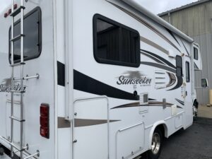 2014 FOREST RIVER SUNSEEKER 2300 CLASS C MOTORHOME
