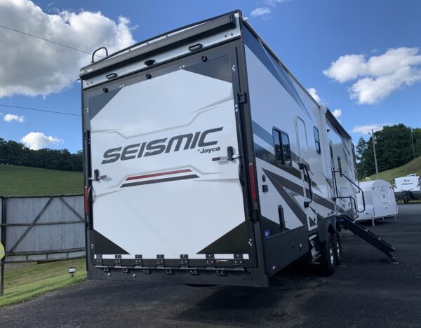 2023 JAYCO SEISMIC 359TH 5TH WHEEL TOY HAULER