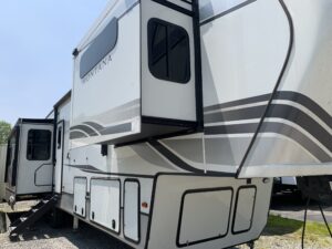2022 KEYSTONE MONTANA 3781RL 5TH WHEEL