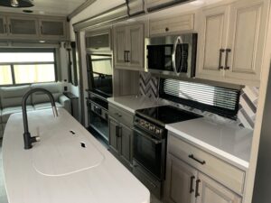 2022 KEYSTONE MONTANA 3781RL 5TH WHEEL