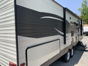 2018 FOREST RIVER AVENGER 27RBS