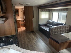 2018 FOREST RIVER AVENGER 27RBS