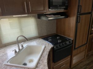2018 FOREST RIVER AVENGER 27RBS