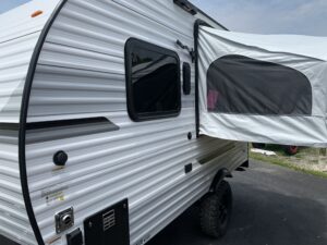 2026 SUNSET PARK SUNLITE 14TH TOY HAULER (WHITE/GREY)
