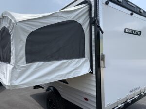 2026 SUNSET PARK SUNLITE 14TH TOY HAULER (WHITE/GREY)