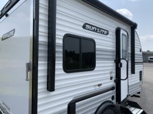 2026 SUNSET PARK SUNLITE 14TH TOY HAULER (WHITE/GREY)