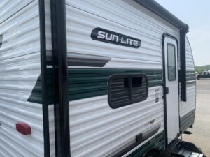2026 SUNSET PARK SUNLITE LTD 13BH (WHITE/GREEN)