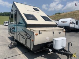 2017 FOREST RIVER ROCKWOOD 213A HARD WALL POP-UP