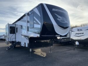 2023 JAYCO SEISMIC 405 5TH WHEEL TOY HAULER