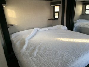 2023 JAYCO SEISMIC 405 5TH WHEEL TOY HAULER