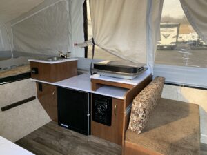 2017JAYCO JAY SPORT 10SD W/ A/C AND POWER LIFT