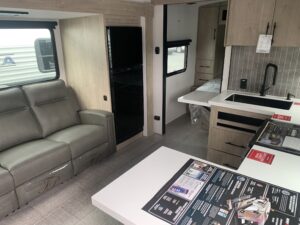 2025 GRAND DESIGN IMAGINE 2470BH