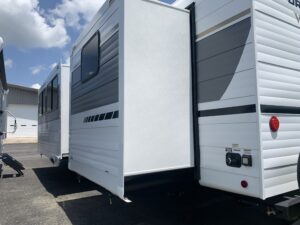 2025 FOREST RIVER WILDWOOD 31KQBTS