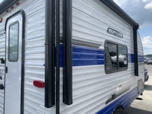 2026 SUNSET PARK RV SUNLITE 16BH (GREY/BLUE)