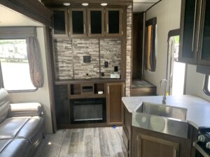 2019 FOREST RIVER ARCTIC WOLF 315TBH 5TH WHEEL