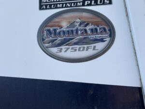 2011 KEYSTONE MONTANA 3750FL 5TH WHEEL WITH GENERATOR