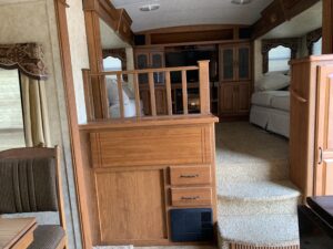 2011 KEYSTONE MONTANA 3750FL 5TH WHEEL WITH GENERATOR