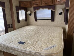 2011 KEYSTONE MONTANA 3750FL 5TH WHEEL WITH GENERATOR