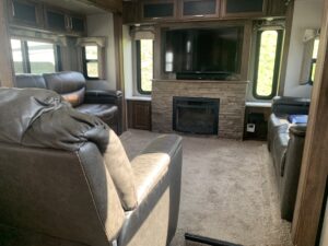 2018 KEYSTONE COUGAR 326RD 5TH WHEEL