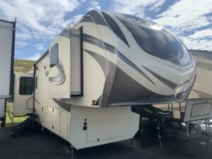 2019 GRAND DESIGN SOLITUDE 385GK