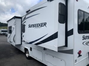 2018 FOREST RIVER SUNSEEKER 2860DS CLASS "C" MOTORHOME