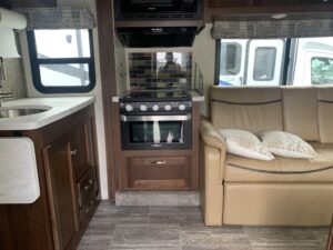 2018 FOREST RIVER SUNSEEKER 2860DS CLASS "C" MOTORHOME