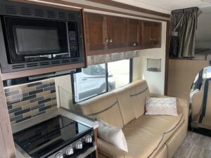 2018 FOREST RIVER SUNSEEKER 2860DS CLASS "C" MOTORHOME