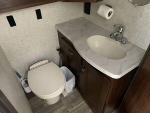 2018 FOREST RIVER SUNSEEKER 2860DS CLASS "C" MOTORHOME