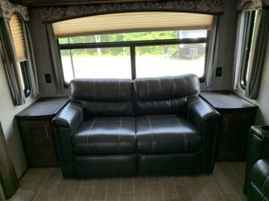 2020 KEYSTONE LAREDO 330RL