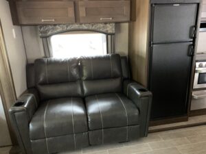 2020 KEYSTONE LAREDO 330RL