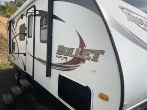 2012 KEYSTONE BULLET 230BHS