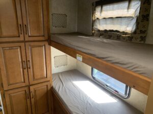 2012 KEYSTONE BULLET 230BHS