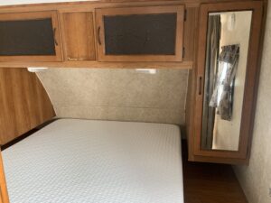 2012 KEYSTONE BULLET 230BHS