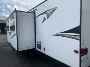 2019 PRIME TIME TRACER BREEZE 26DBS