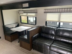 2019 PRIME TIME TRACER BREEZE 26DBS